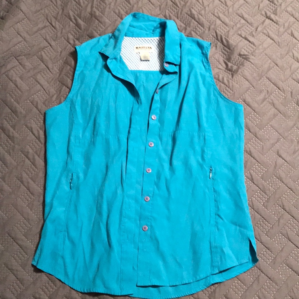 Magellan sportswear shirt